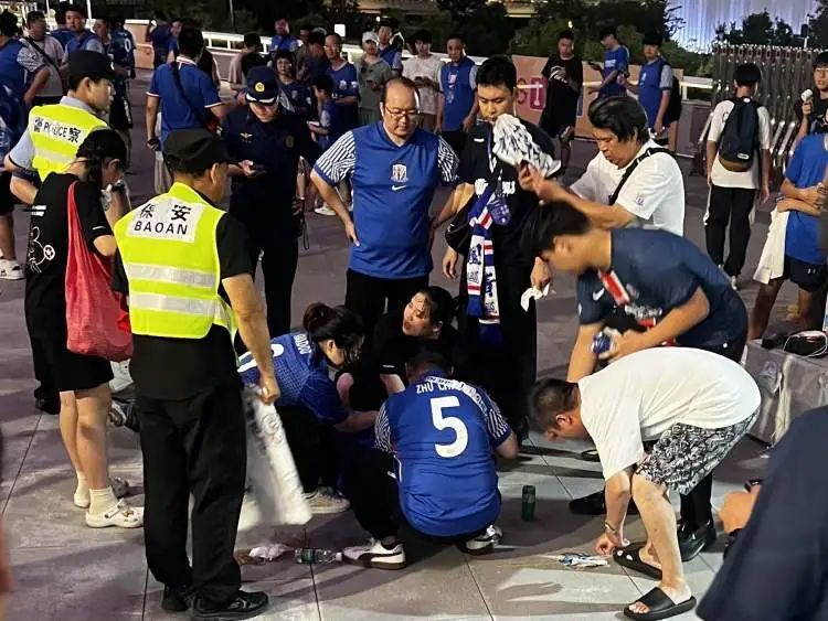 海港球迷为何意难平？除了2-3申花，这五个崩塌信号更致命